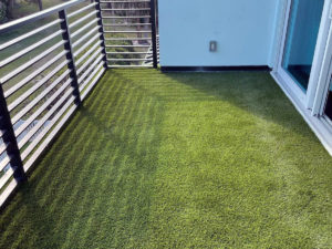Installing-Artificial-Grass-on-balcony